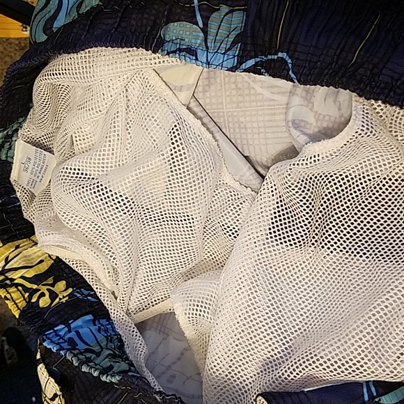 Mens Large Swim trunks - Picture 6 of 6